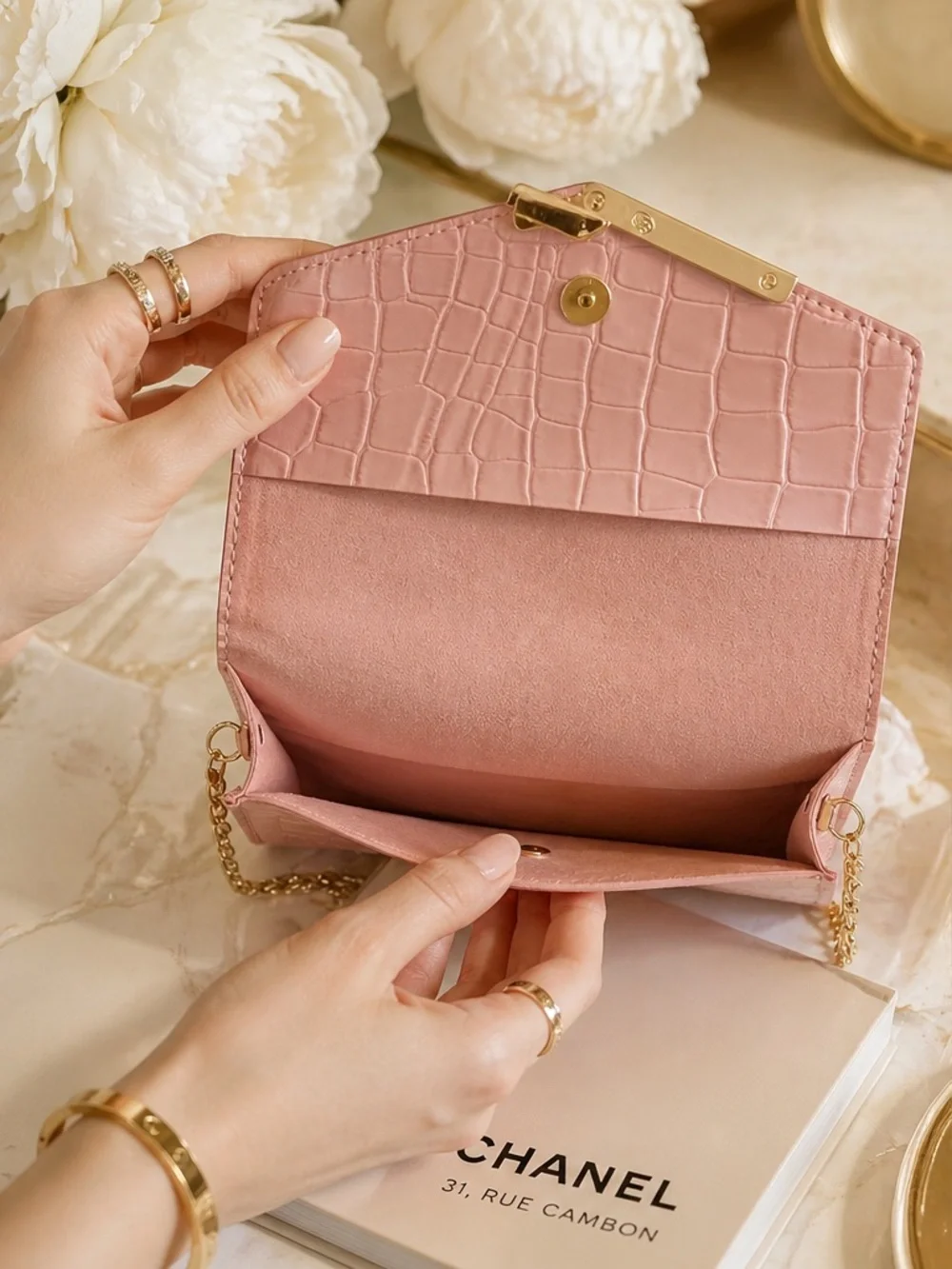 Elegant Pink Crocodile Pattern Clutch